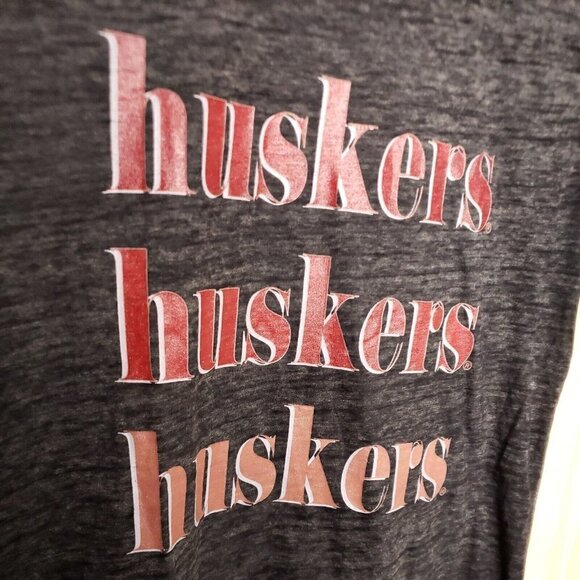 Gameday Couture University Of Nebraska Grey Burnout Top Medium - Picture 3 of 6